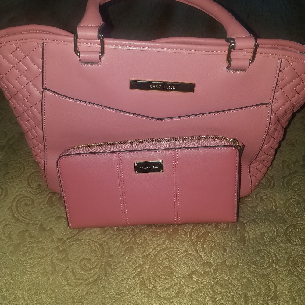 Anne klein pink purse with wallet